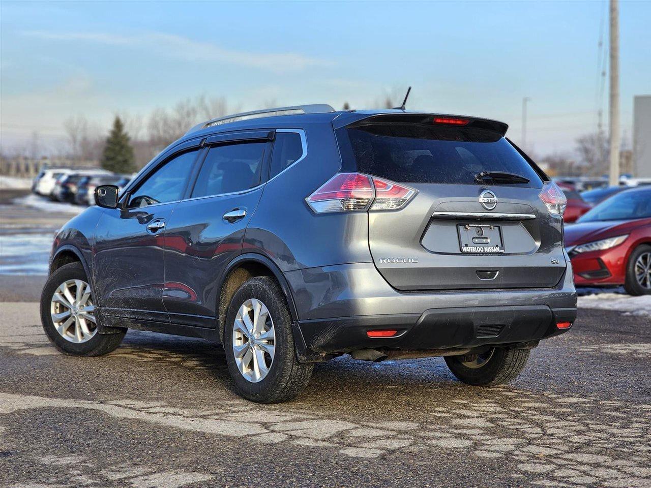 2016 Nissan Rogue SV Photo