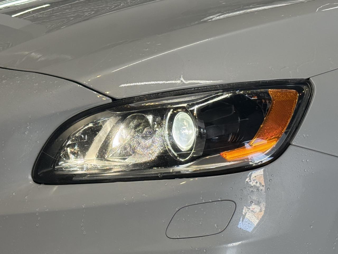 2018 Volvo S60 T6 l AWD l Dynamic l 2.0 l 4Cyl l Navi Pkg l Photo