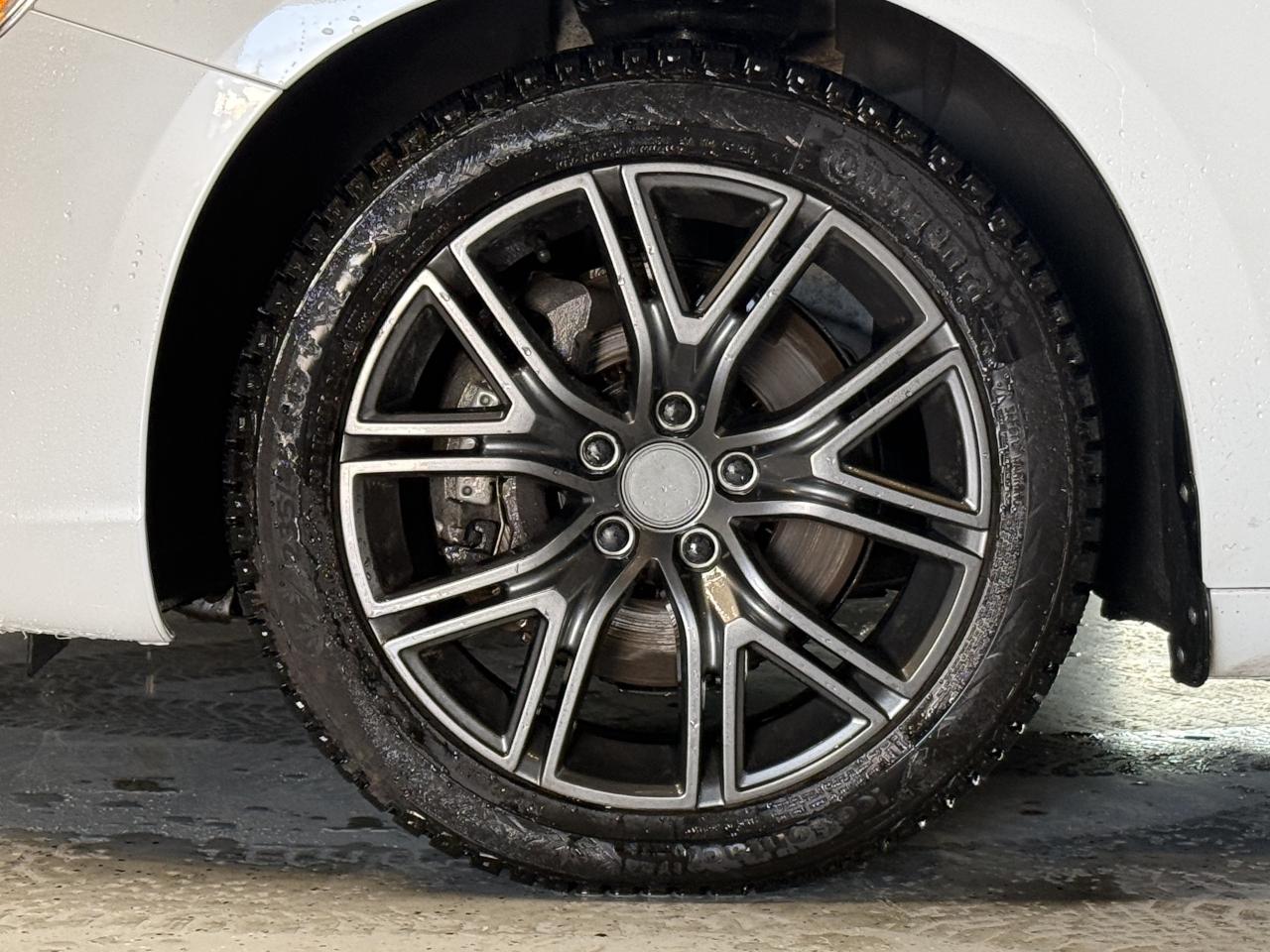 2018 Volvo S60 T6 l AWD l Dynamic l 2.0 l 4Cyl l Navi Pkg l Photo2