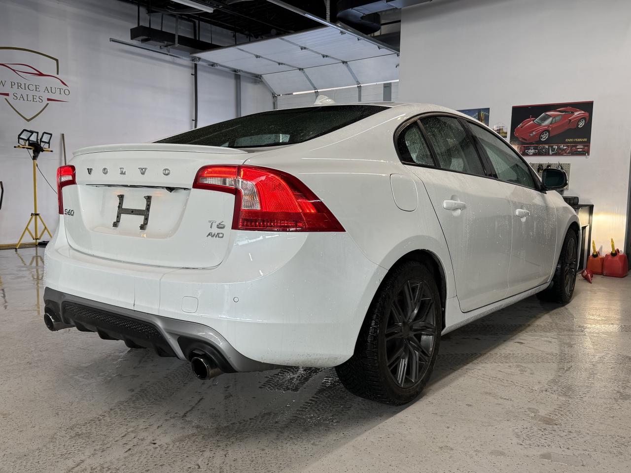 2018 Volvo S60 T6 l AWD l Dynamic l 2.0 l 4Cyl l Navi Pkg l Photo