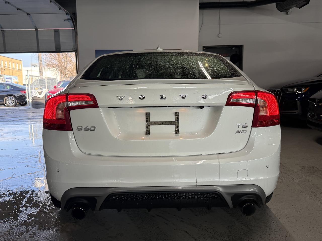 2018 Volvo S60 T6 l AWD l Dynamic l 2.0 l 4Cyl l Navi Pkg l Photo