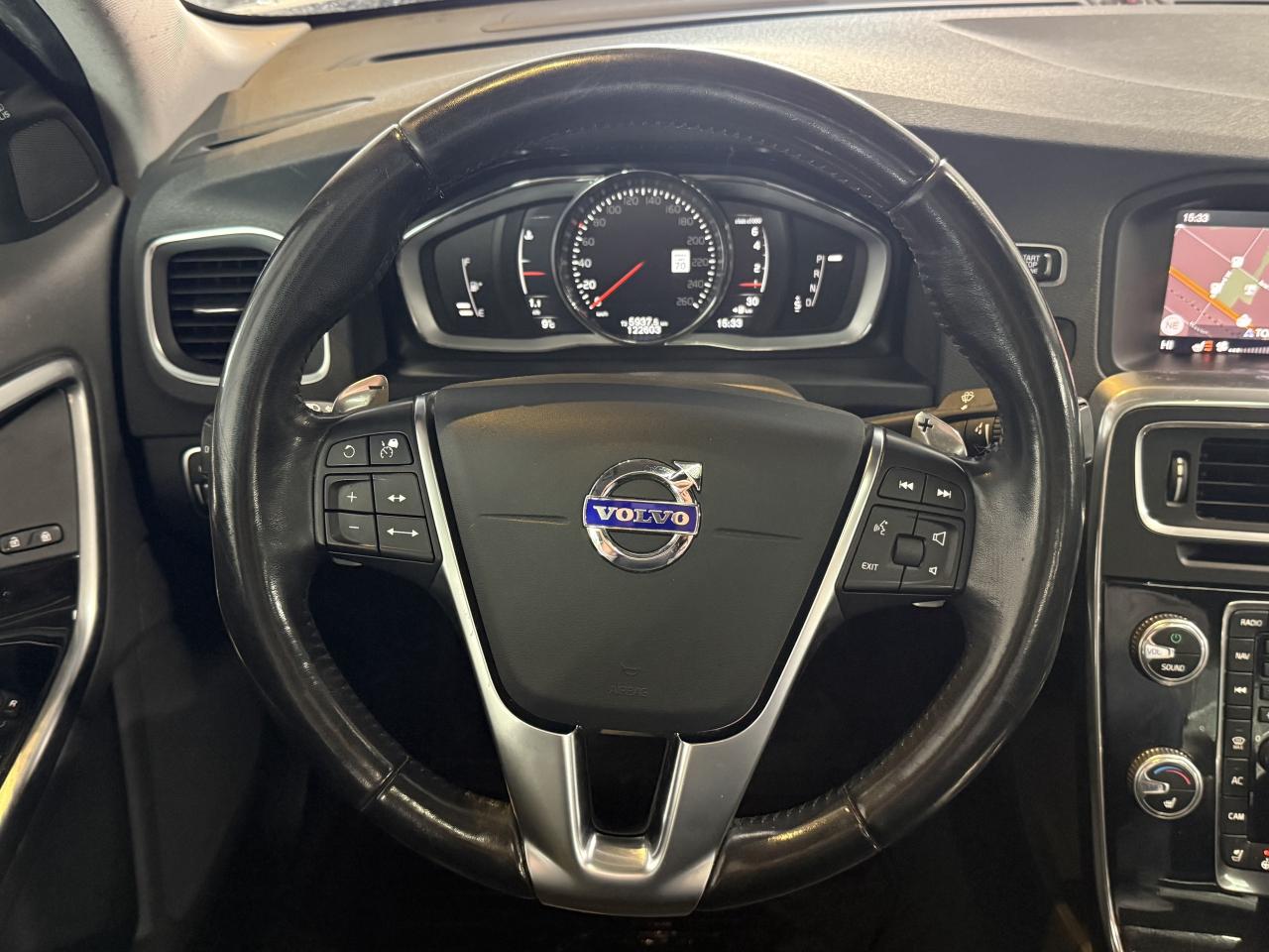 2018 Volvo S60 T6 l AWD l Dynamic l 2.0 l 4Cyl l Navi Pkg l Photo