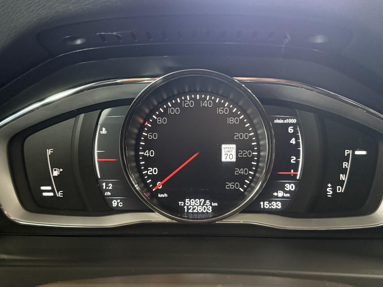 2018 Volvo S60 T6 l AWD l Dynamic l 2.0 l 4Cyl l Navi Pkg l Photo