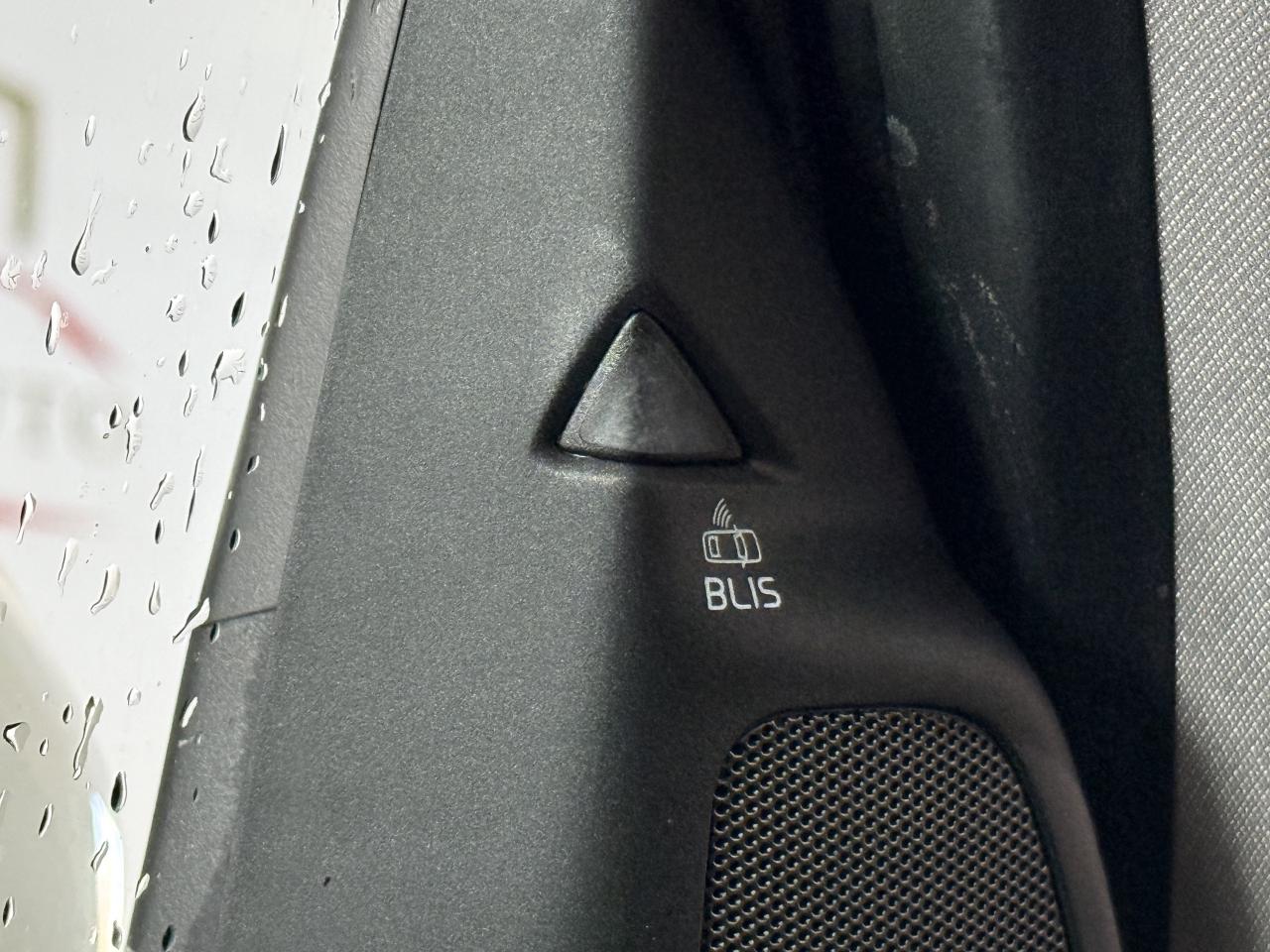 2018 Volvo S60 T6 l AWD l Dynamic l 2.0 l 4Cyl l Navi Pkg l Photo