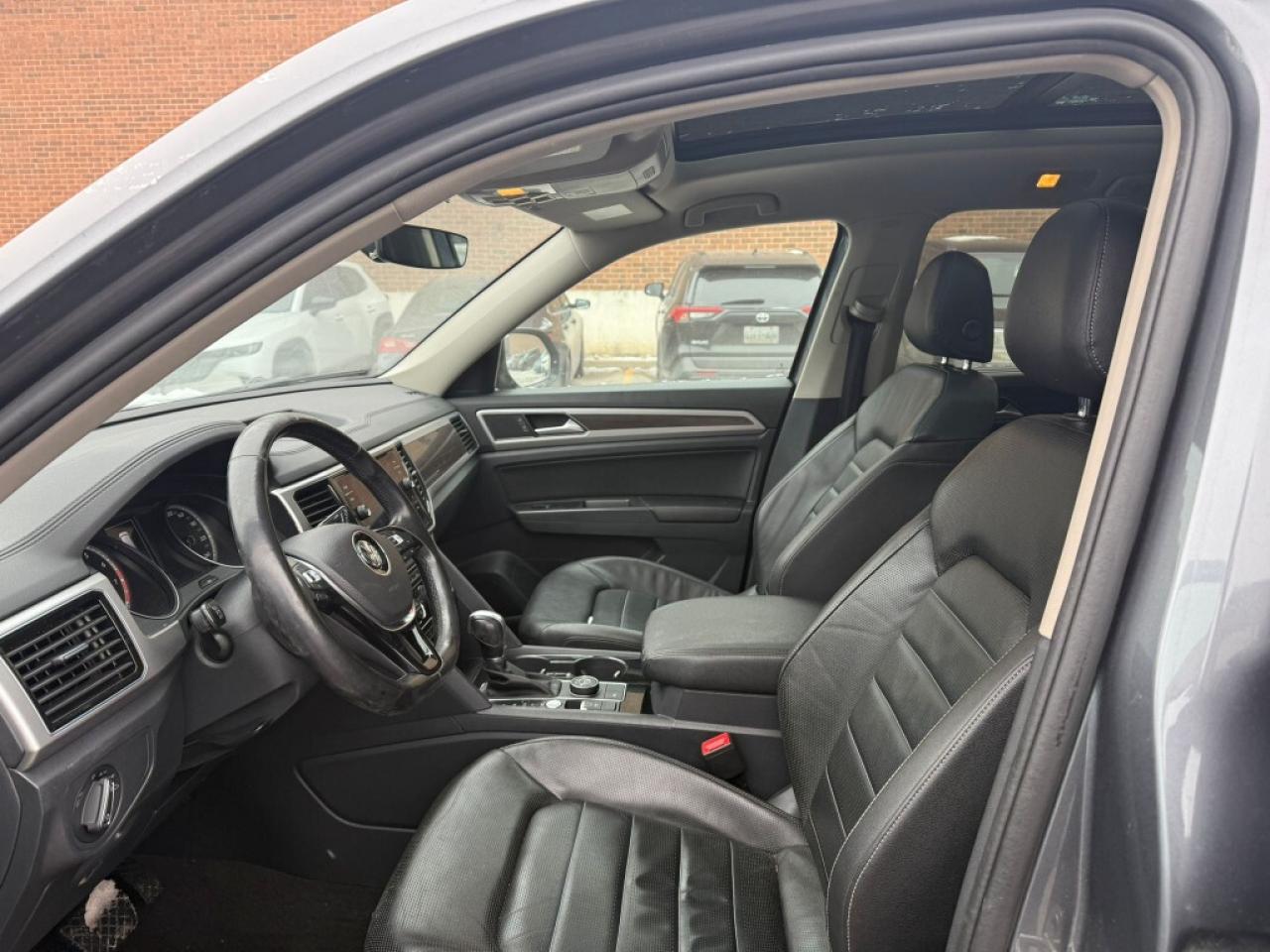 2018 Volkswagen Atlas Highline/7 Seater/NAVI/Leather/ Drive Assist/Sunro Photo