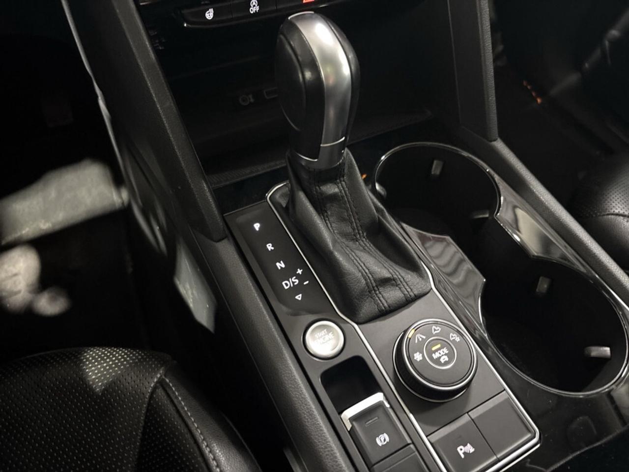 2018 Volkswagen Atlas Highline / 7 Seater / NAV / Leather / Drive Assist Photo