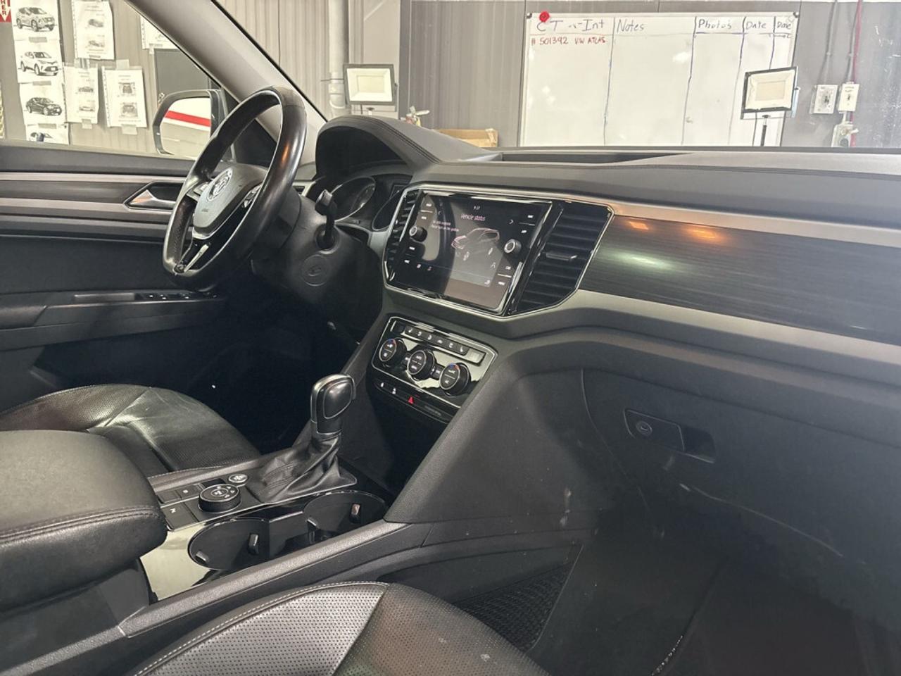 2018 Volkswagen Atlas Highline / 7 Seater / NAV / Leather / Drive Assist Photo