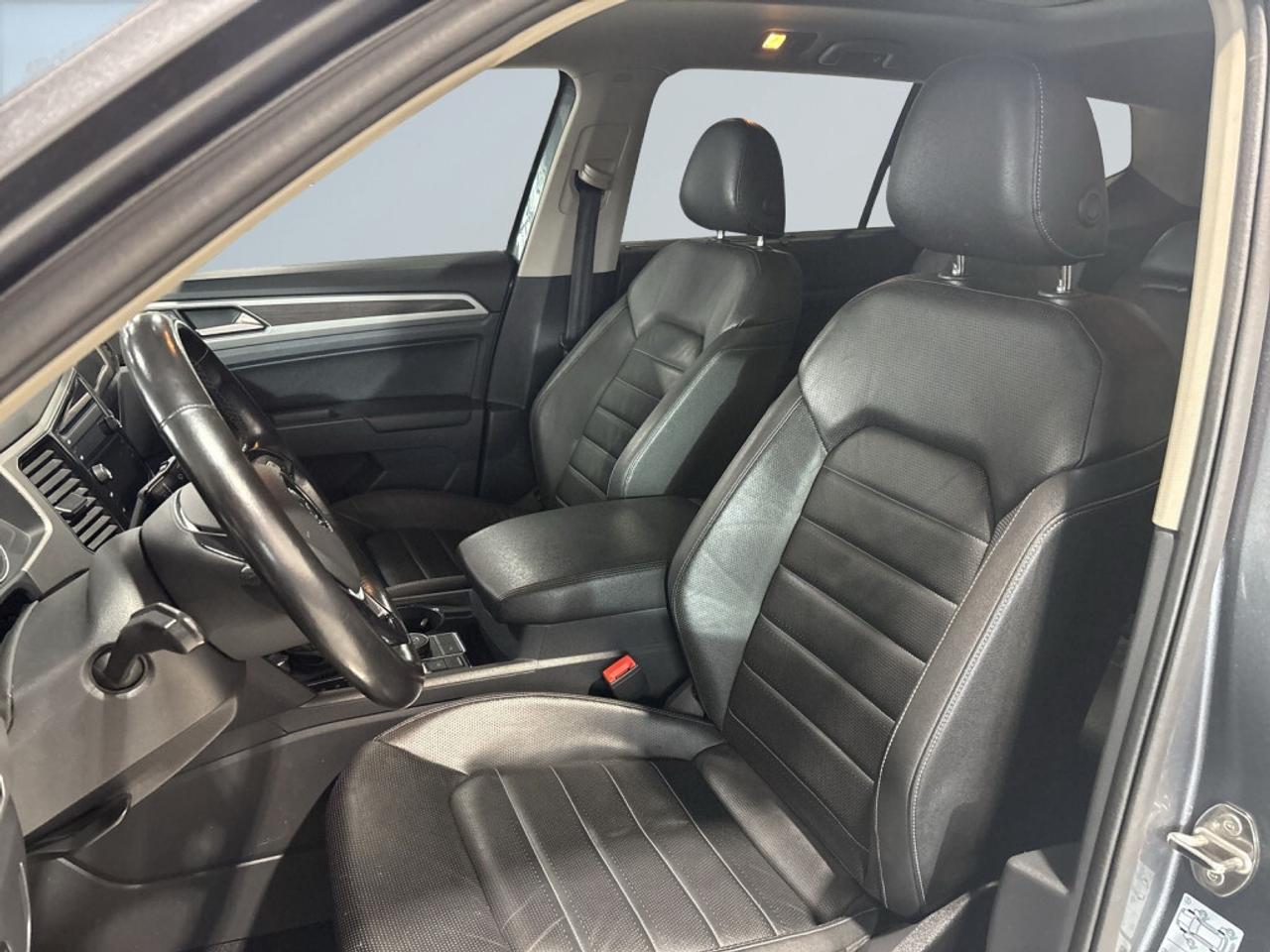 2018 Volkswagen Atlas Highline / 7 Seater / NAV / Leather / Drive Assist Photo