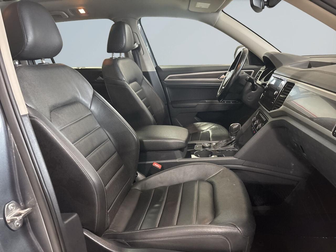 2018 Volkswagen Atlas Highline / 7 Seater / NAV / Leather / Drive Assist Photo