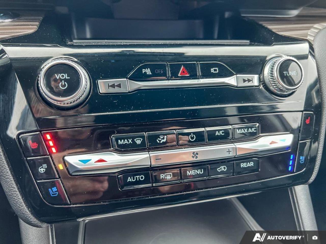 2023 Ford Explorer Limited   LTHR   HTD STEER WHEEL   NAV LTHR   HTD Photo