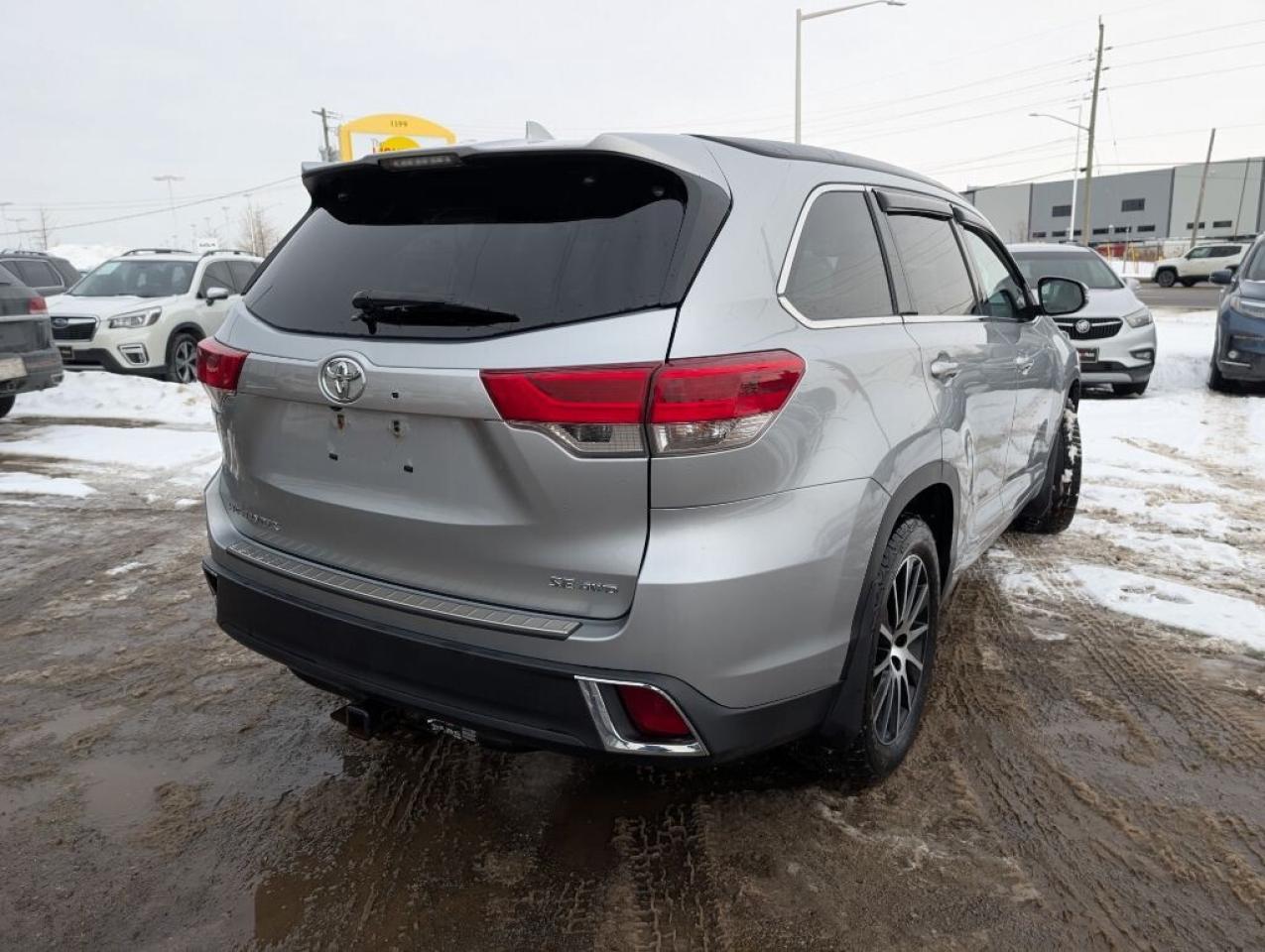 2018 Toyota Highlander XLE  NAV   LEATHER   SUNROOF   CAMERA Photo