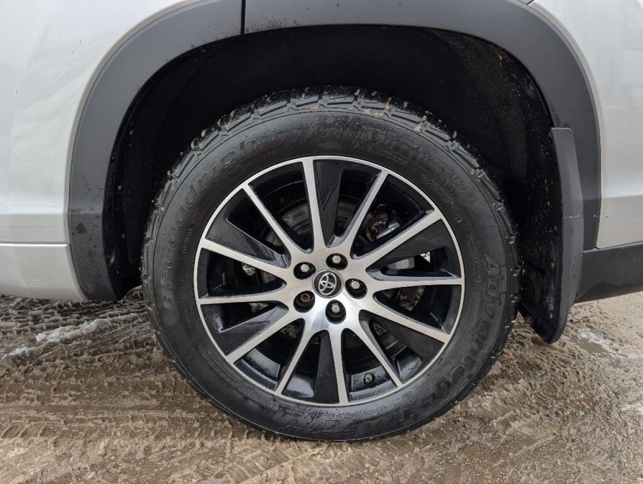 2018 Toyota Highlander XLE  NAV   LEATHER   SUNROOF   CAMERA Photo