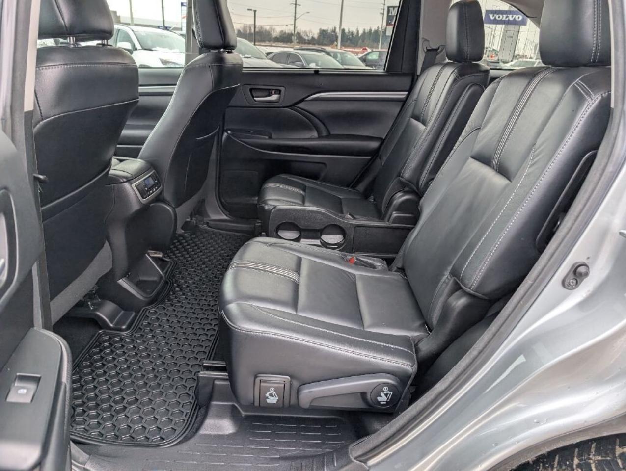 2018 Toyota Highlander XLE  NAV   LEATHER   SUNROOF   CAMERA Photo