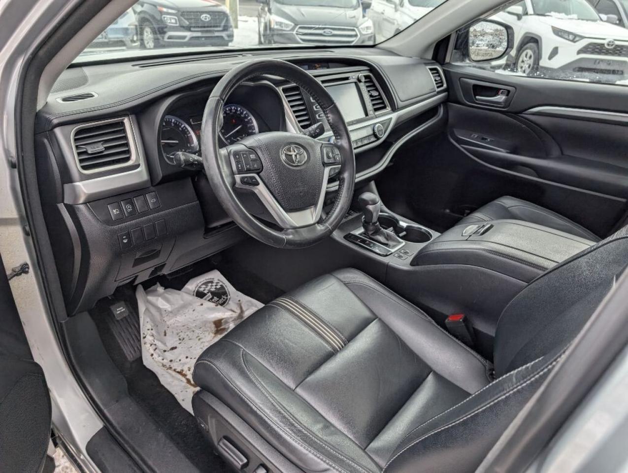 2018 Toyota Highlander XLE  NAV   LEATHER   SUNROOF   CAMERA Photo