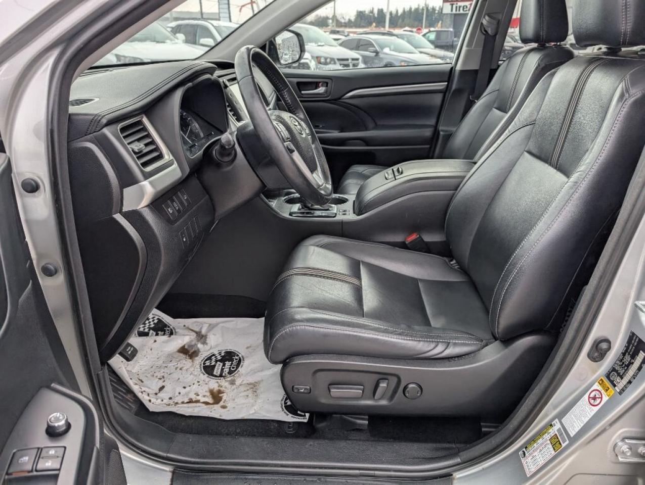 2018 Toyota Highlander XLE  NAV   LEATHER   SUNROOF   CAMERA Photo