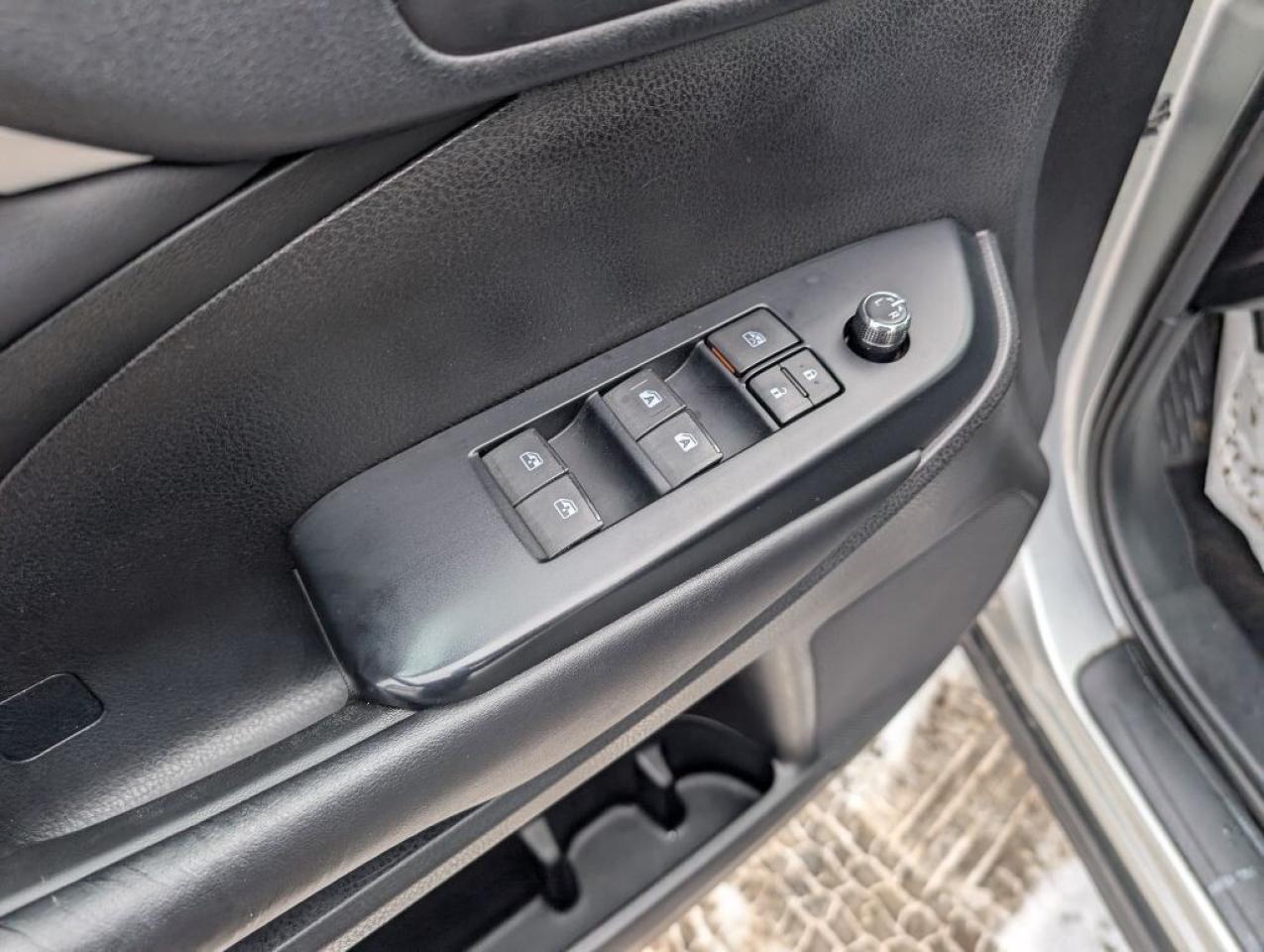 2018 Toyota Highlander XLE  NAV   LEATHER   SUNROOF   CAMERA Photo