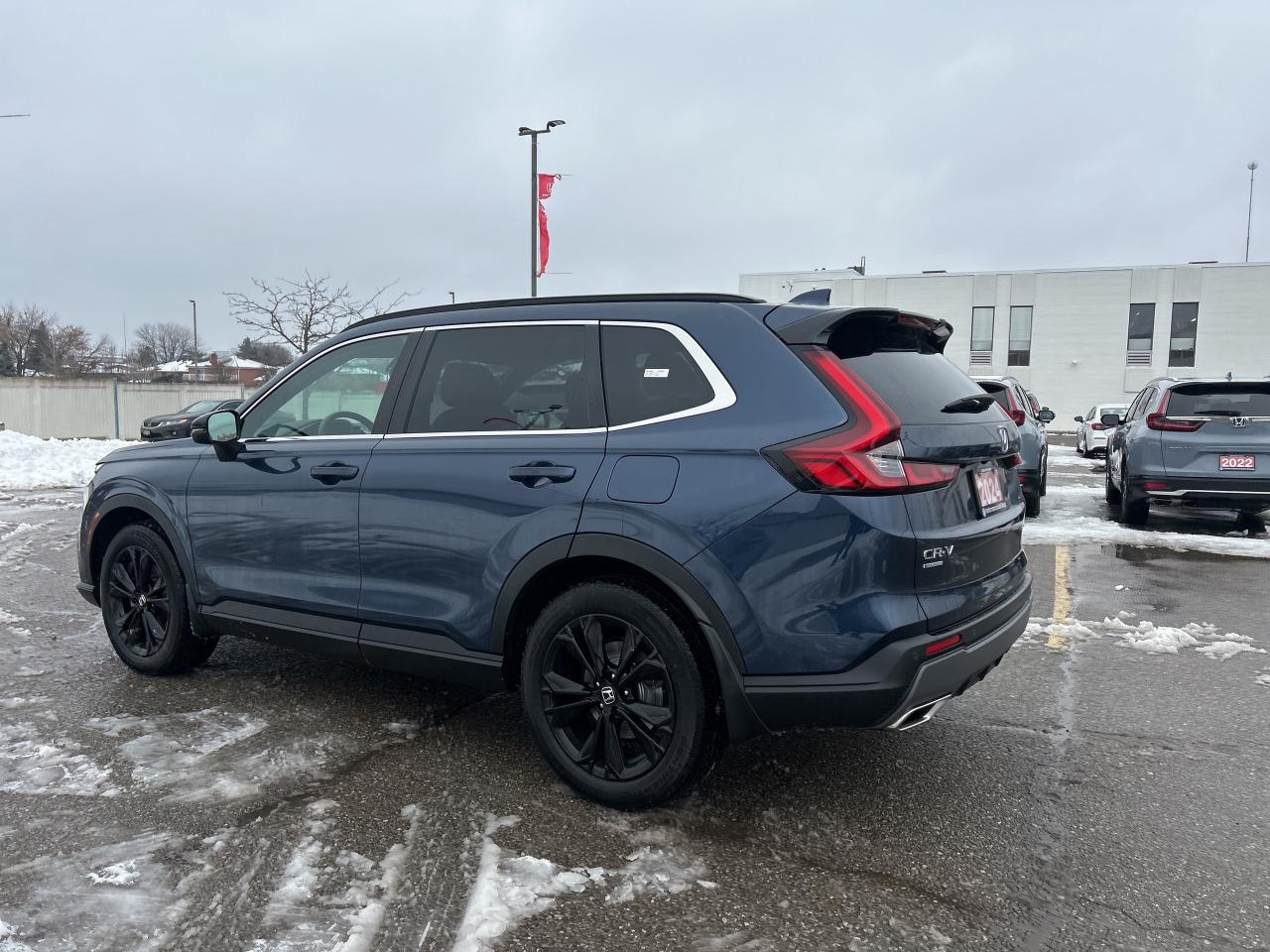 2024 Honda CR-V Hybrid Touring HYBRID Navi  Leather  Sunroof  CarPlay Photo3