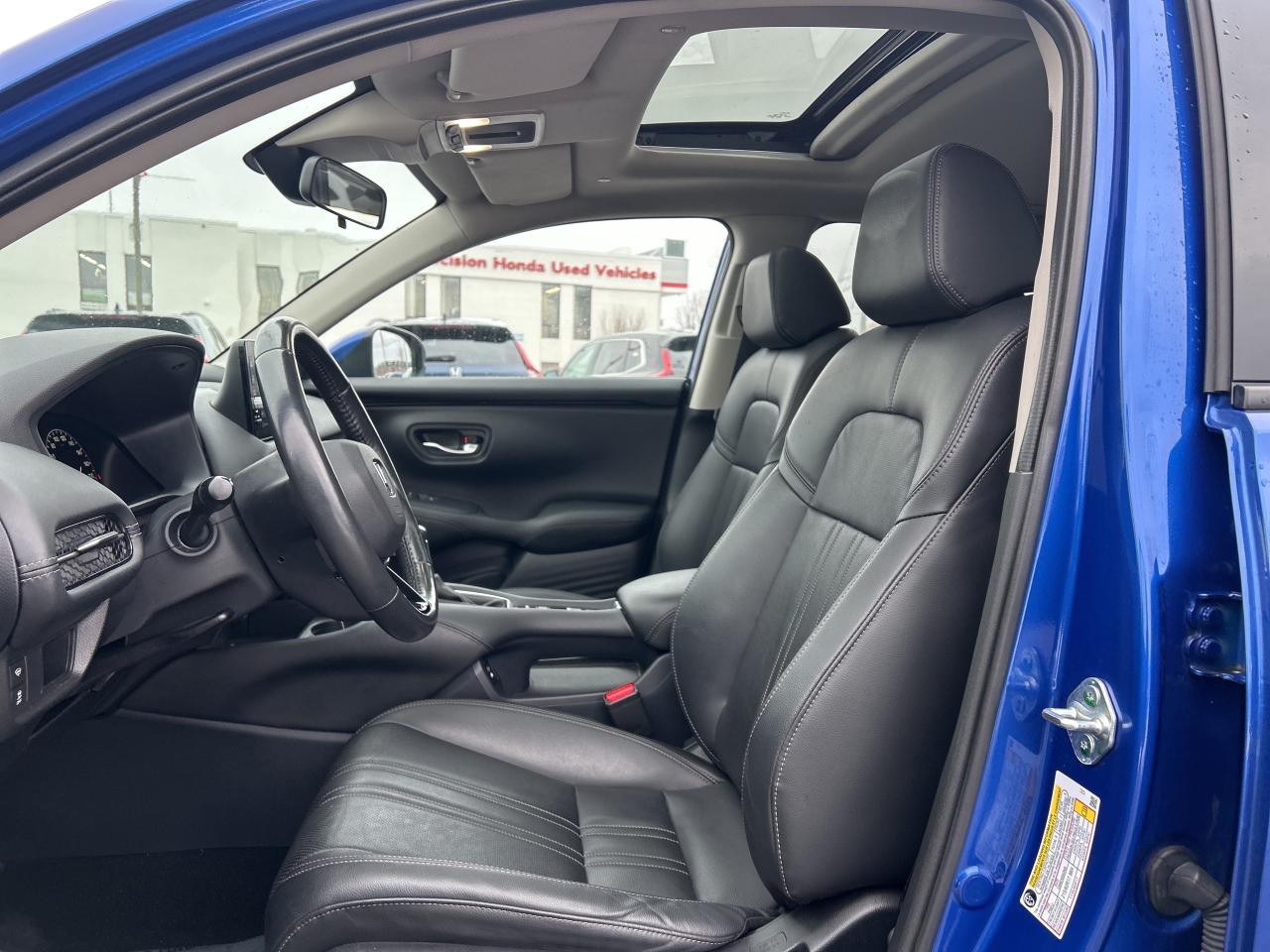 2024 Honda HR-V EX-L Navi Leather -Sunroof  CarPlay  Lanekeep Photo