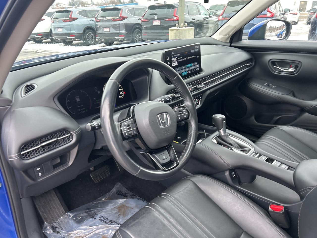 2024 Honda HR-V EX-L Navi Leather -Sunroof  CarPlay  Lanekeep Photo