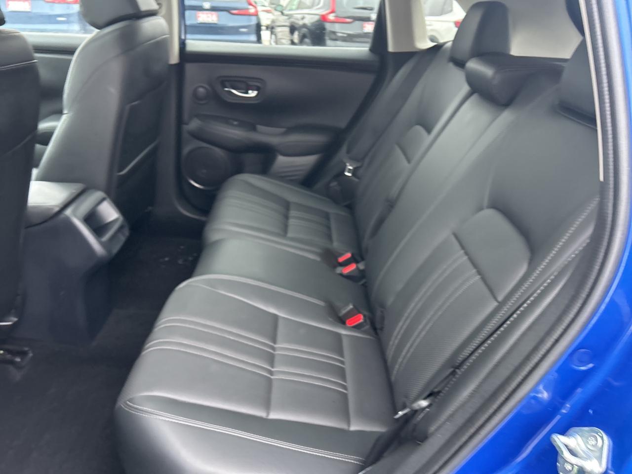 2024 Honda HR-V EX-L Navi Leather -Sunroof  CarPlay  Lanekeep Photo