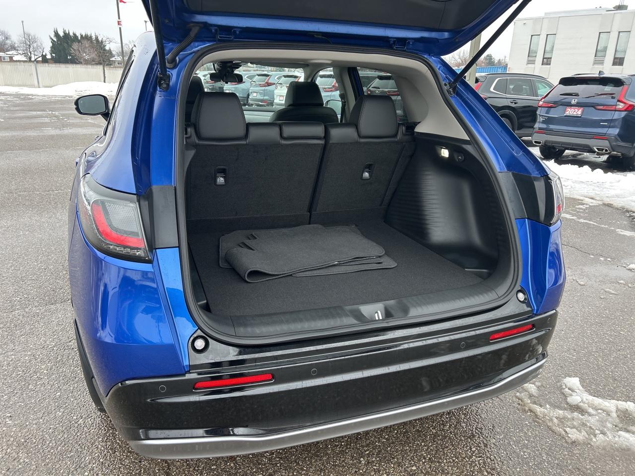 2024 Honda HR-V EX-L Navi Leather -Sunroof  CarPlay  Lanekeep Photo