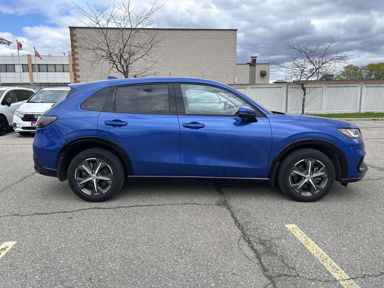 2024 Honda HR-V EX-L Navi Leather -Sunroof  CarPlay  Lanekeep Photo