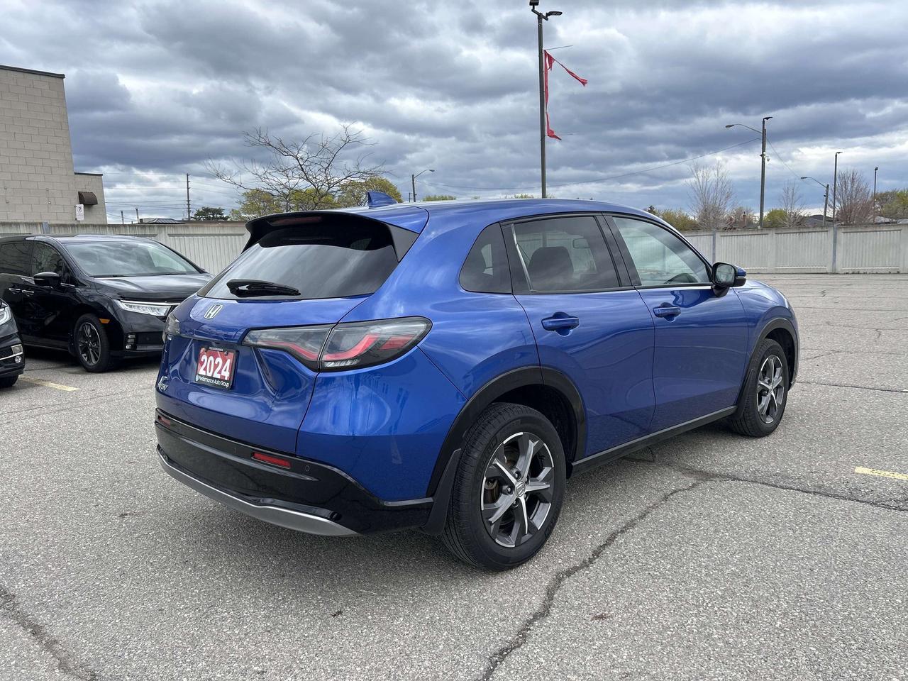 2024 Honda HR-V EX-L Navi Leather -Sunroof  CarPlay  Lanekeep Photo