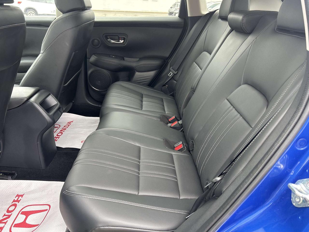 2024 Honda HR-V EX-L Navi Leather -Sunroof  CarPlay  Lanekeep Photo