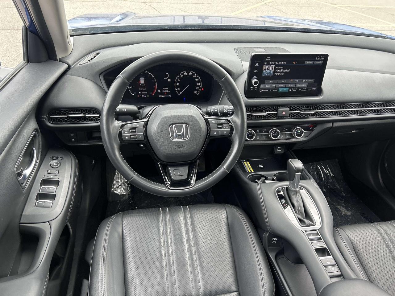 2024 Honda HR-V EX-L Navi Leather -Sunroof  CarPlay  Lanekeep Photo