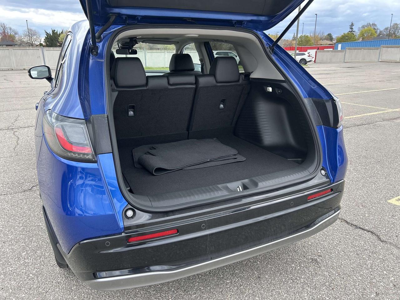 2024 Honda HR-V EX-L Navi Leather -Sunroof  CarPlay  Lanekeep Photo
