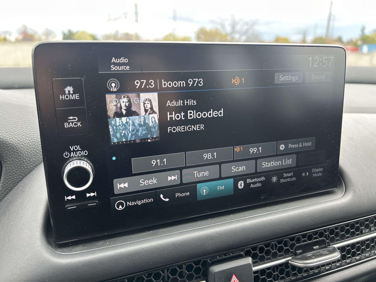 2024 Honda HR-V EX-L Navi Leather -Sunroof  CarPlay  Lanekeep Photo