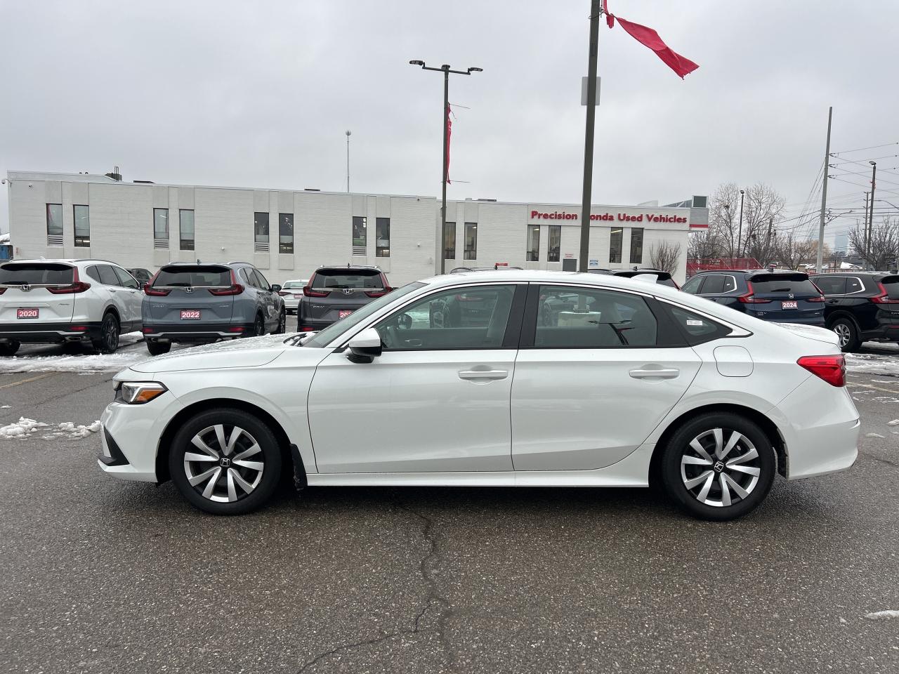 2023 Honda Civic Sedan LX CarPlay Bluetooth Rear Camera Low Kms Photo2