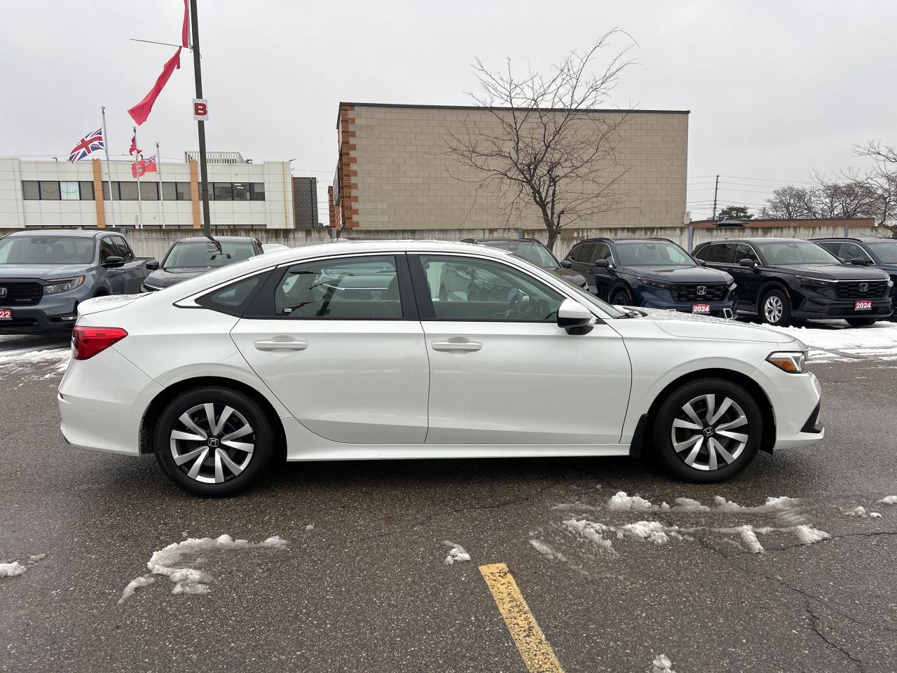 2023 Honda Civic Sedan LX CarPlay Bluetooth Rear Camera Low Kms Photo