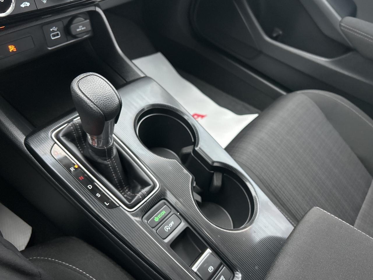 2023 Honda Civic Sedan LX CarPlay Bluetooth Rear Camera Low Kms Photo