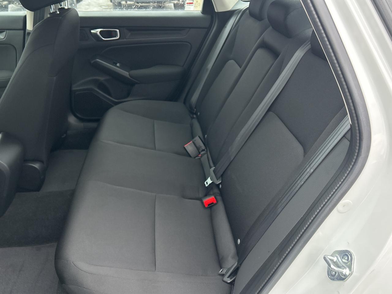 2023 Honda Civic Sedan LX CarPlay Bluetooth Rear Camera Low Kms Photo