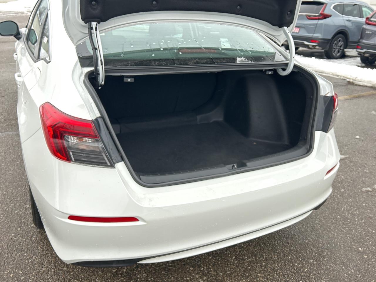 2023 Honda Civic Sedan LX CarPlay Bluetooth Rear Camera Low Kms Photo