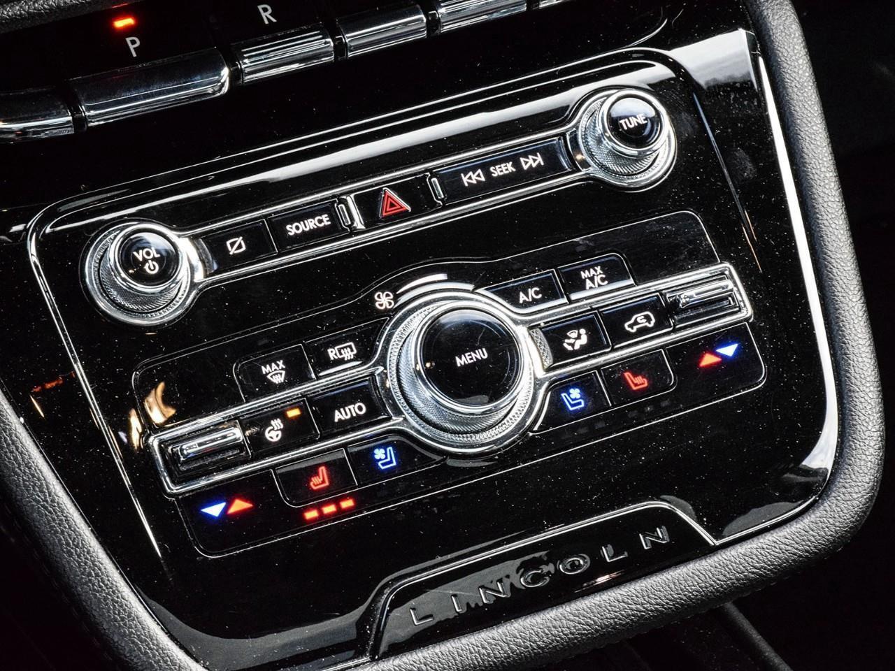 2021 Lincoln Corsair Reserve Heated and Cooled Seats   BLIS Photo