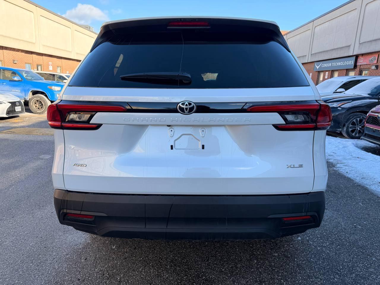 2024 Toyota Grand Highlander XLE AWD Photo4