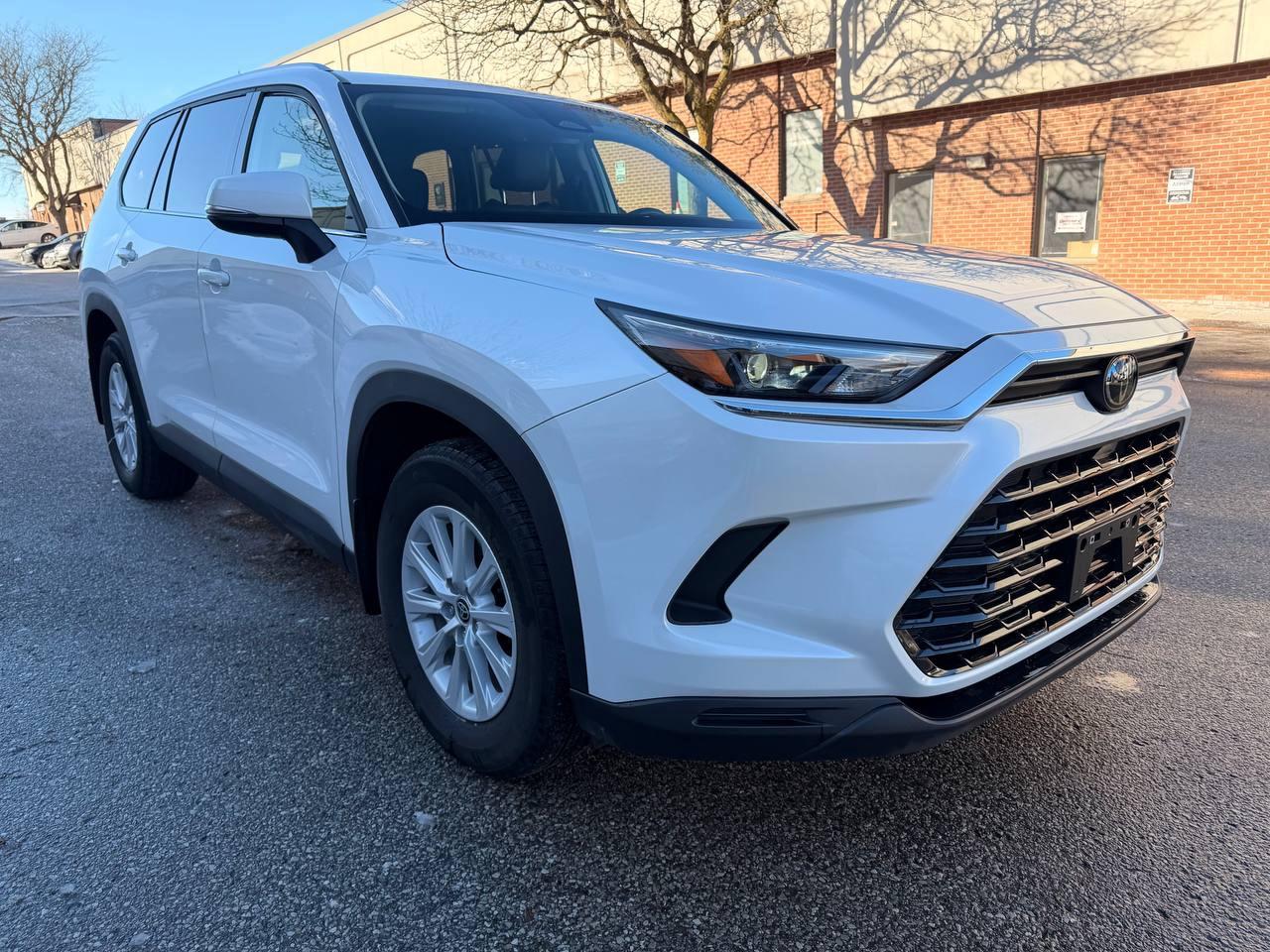 2024 Toyota Grand Highlander XLE AWD Photo2