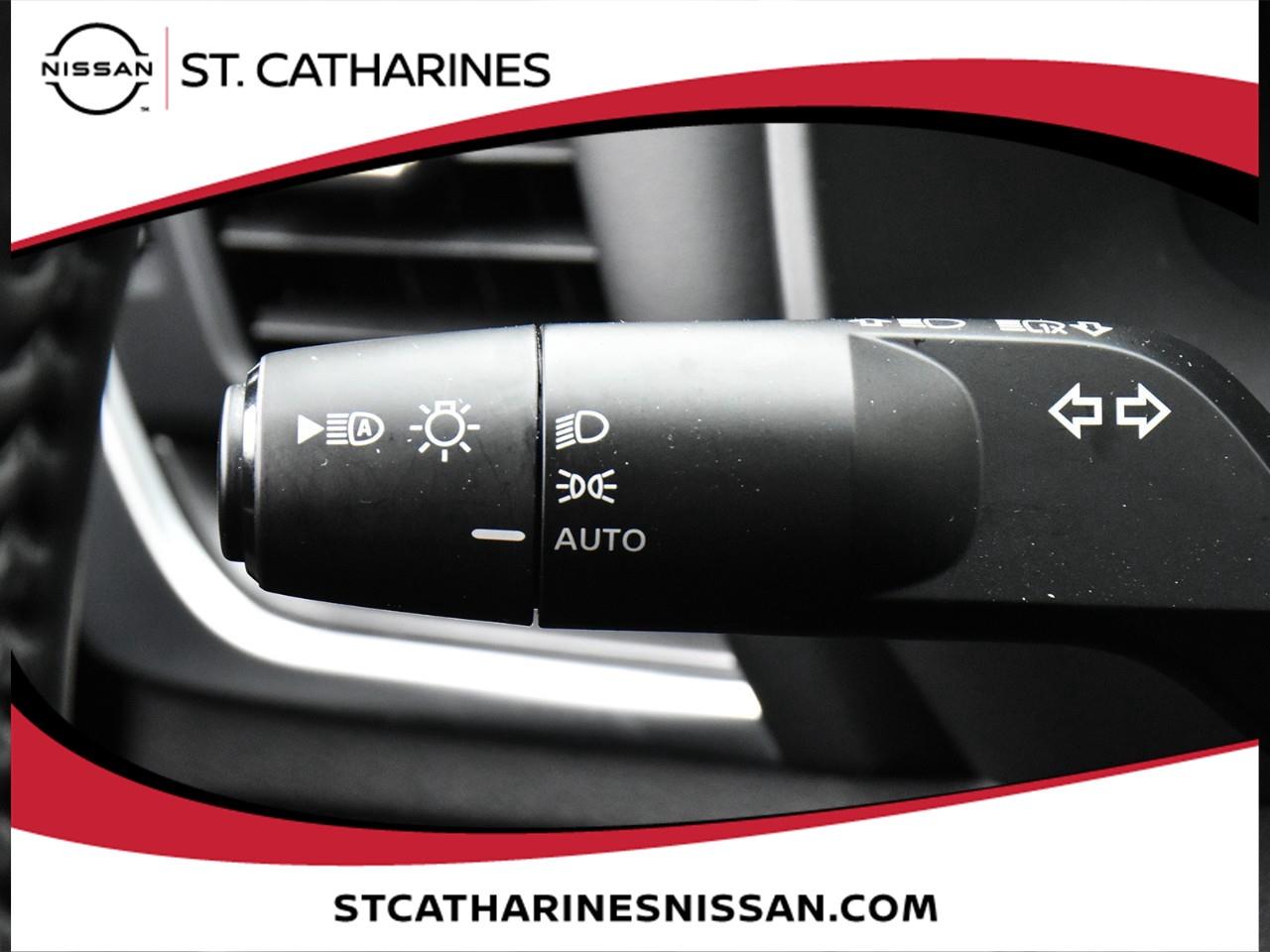 2025 Nissan Rogue Midnight Edition Photo