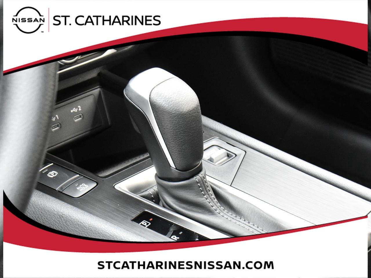 2025 Nissan Kicks S Photo