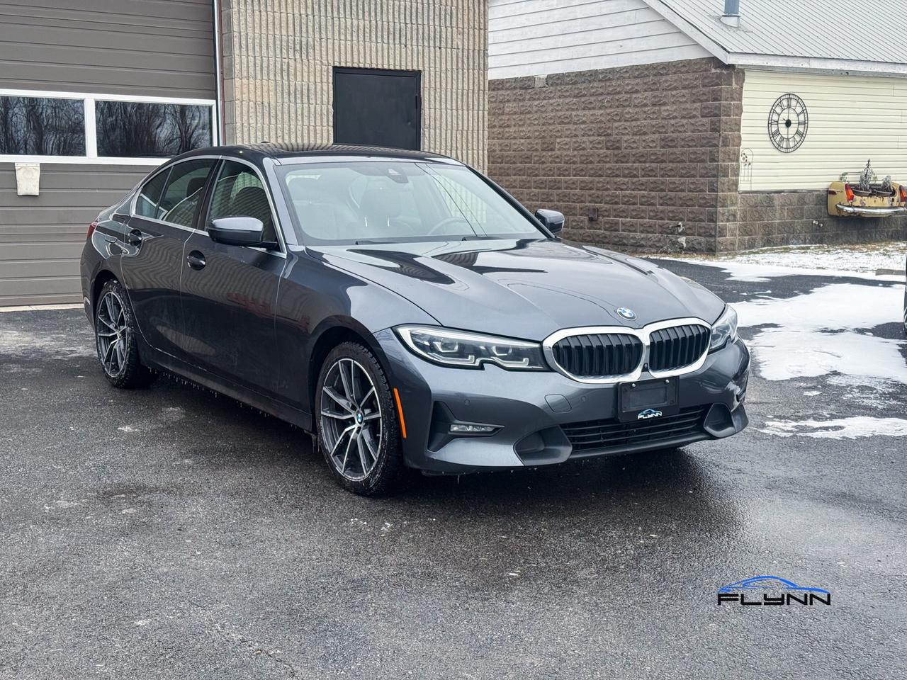 2021 BMW 3 Series 330e xDrive Plug-in Hybrid! Rare! Photo
