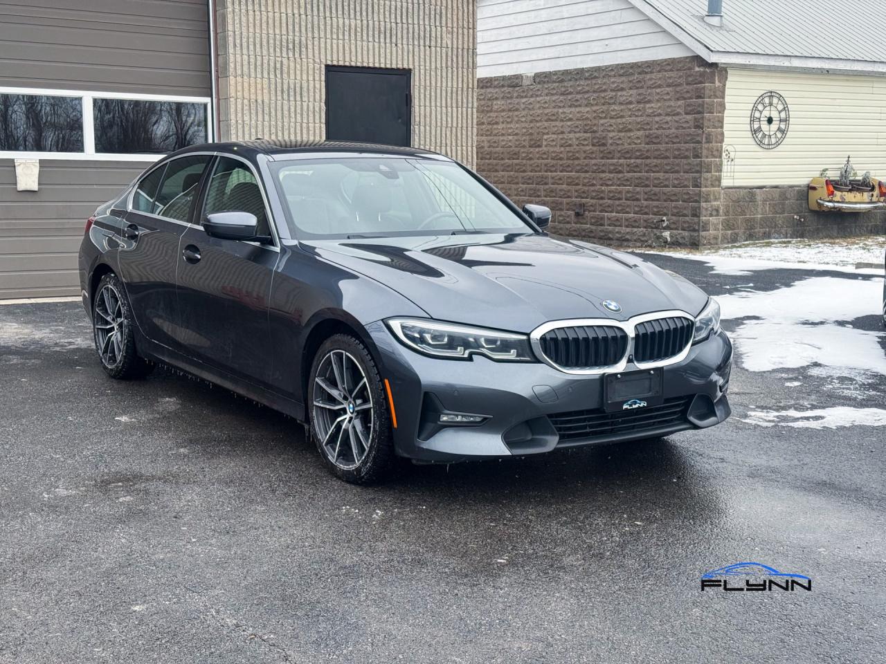 2021 BMW 3 Series 330e xDrive Plug-in Hybrid! Rare! Photo