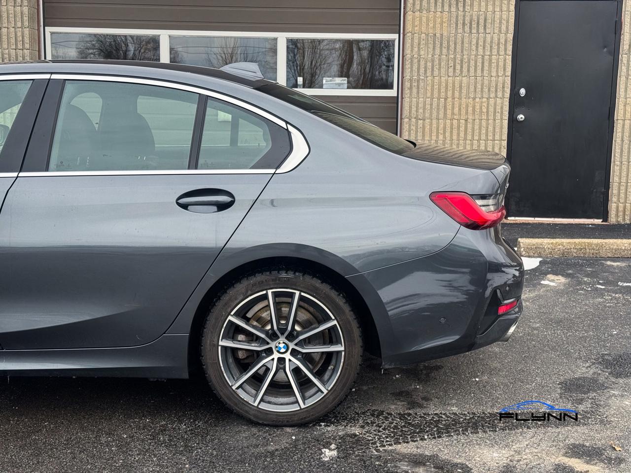 2021 BMW 3 Series 330e xDrive Plug-in Hybrid! Rare! Photo
