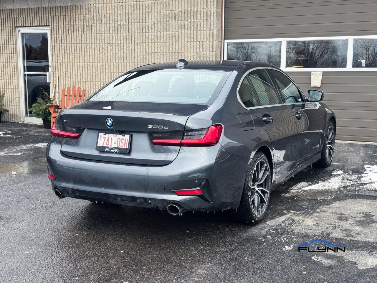 2021 BMW 3 Series 330e xDrive Plug-in Hybrid! Rare! Photo