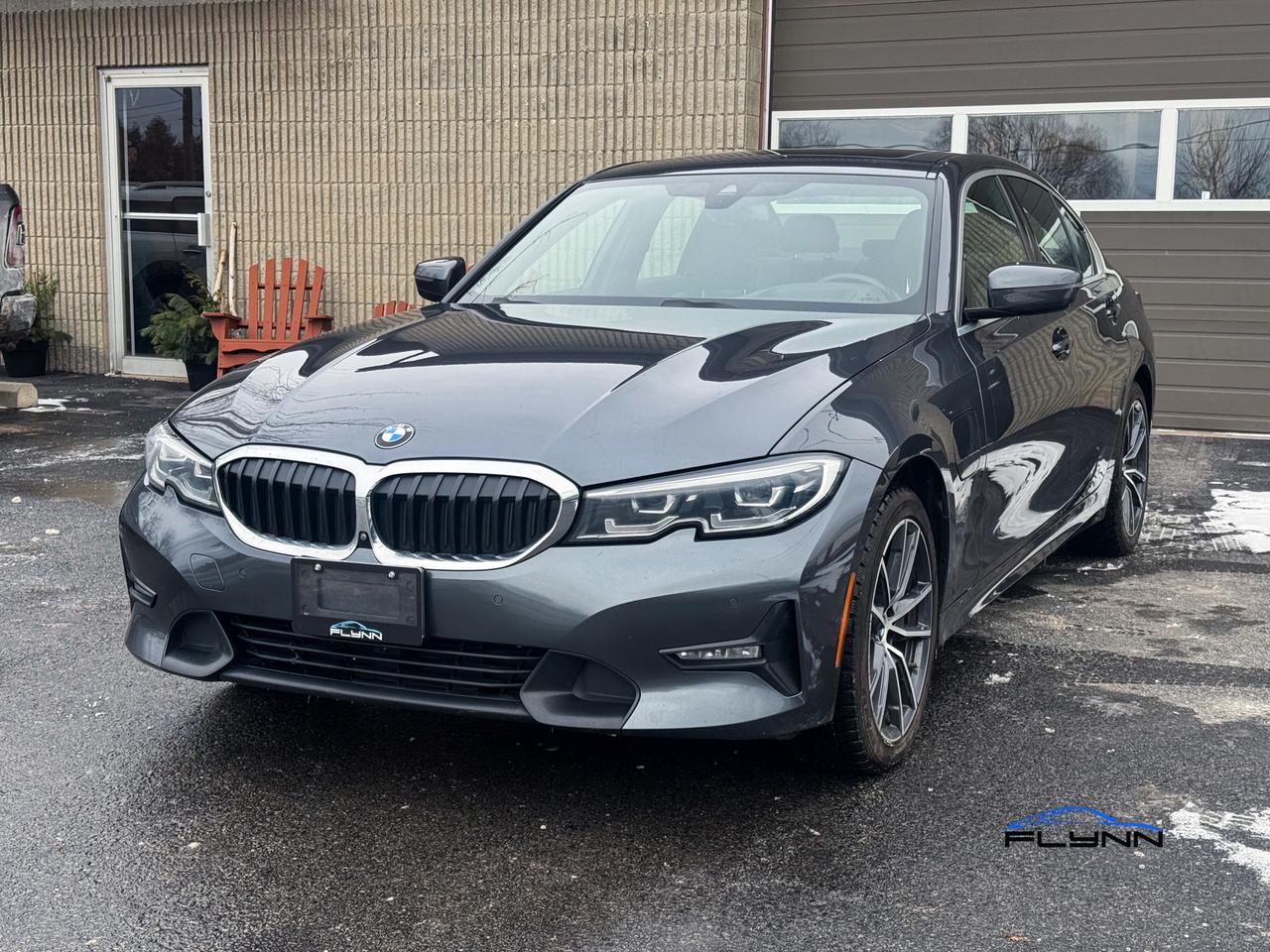 2021 BMW 3 Series 330e xDrive Plug-in Hybrid! Rare! Photo3