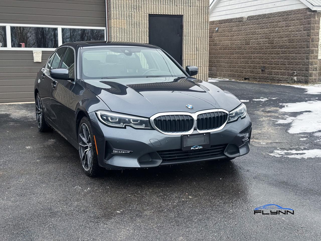 2021 BMW 3 Series 330e xDrive Plug-in Hybrid! Rare! Photo