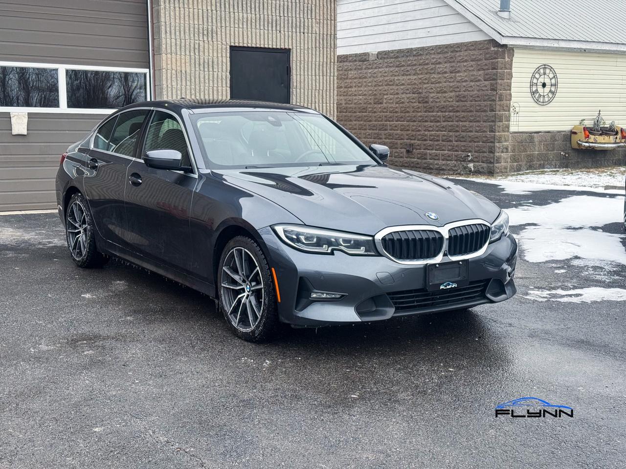 2021 BMW 3 Series 330e xDrive Plug-in Hybrid! Rare! Photo