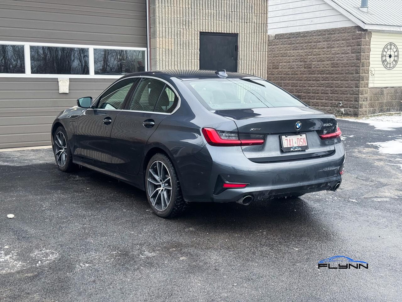2021 BMW 3 Series 330e xDrive Plug-in Hybrid! Rare! Photo