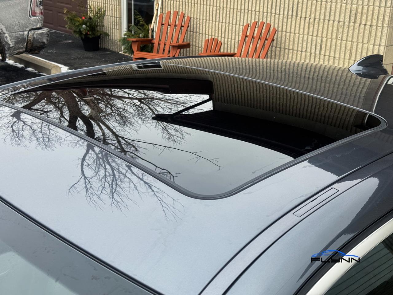 2021 BMW 3 Series 330e xDrive Plug-in Hybrid! Rare! Photo